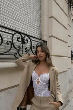 Cuerpo Romántico de Andressa en Bodies para argentina