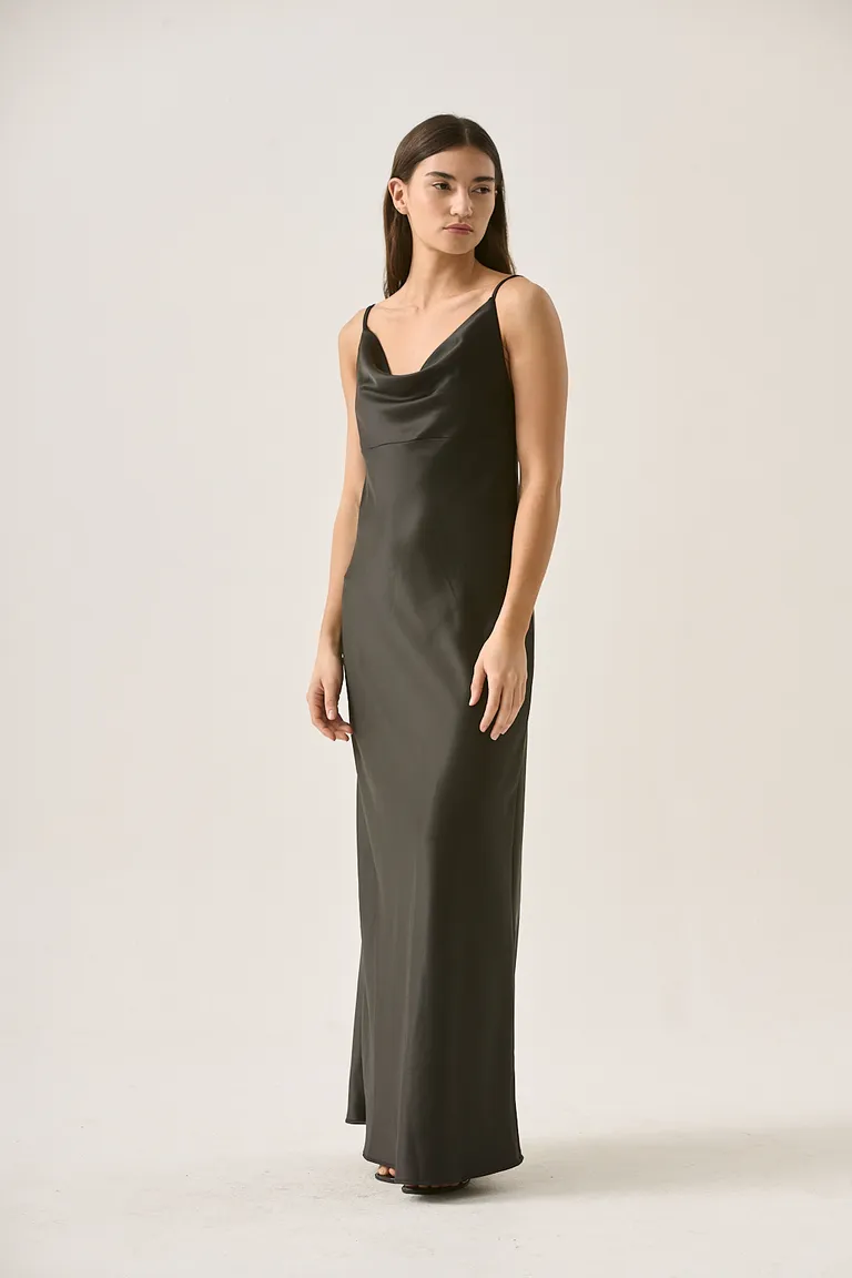 Vestido de satén largo con escote drapeado y silueta ceñida de Sweet en Vestidos para argentina