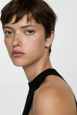 Top punto cuello halter de Mango en Tops para argentina