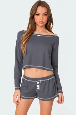 Top waffle detalle puntada peoni de Edikted en Buzos y Sweaters para argentina