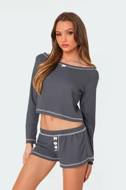 Top waffle detalle puntada peoni de Edikted en Buzos y Sweaters para argentina
