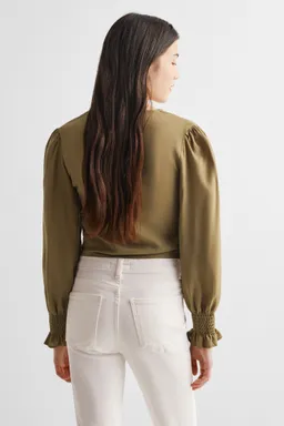 Blusa fluida fruncida de Mango Teen en Blusas para argentina
