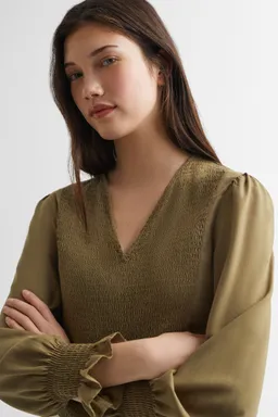 Blusa fluida fruncida de Mango Teen en Blusas para argentina