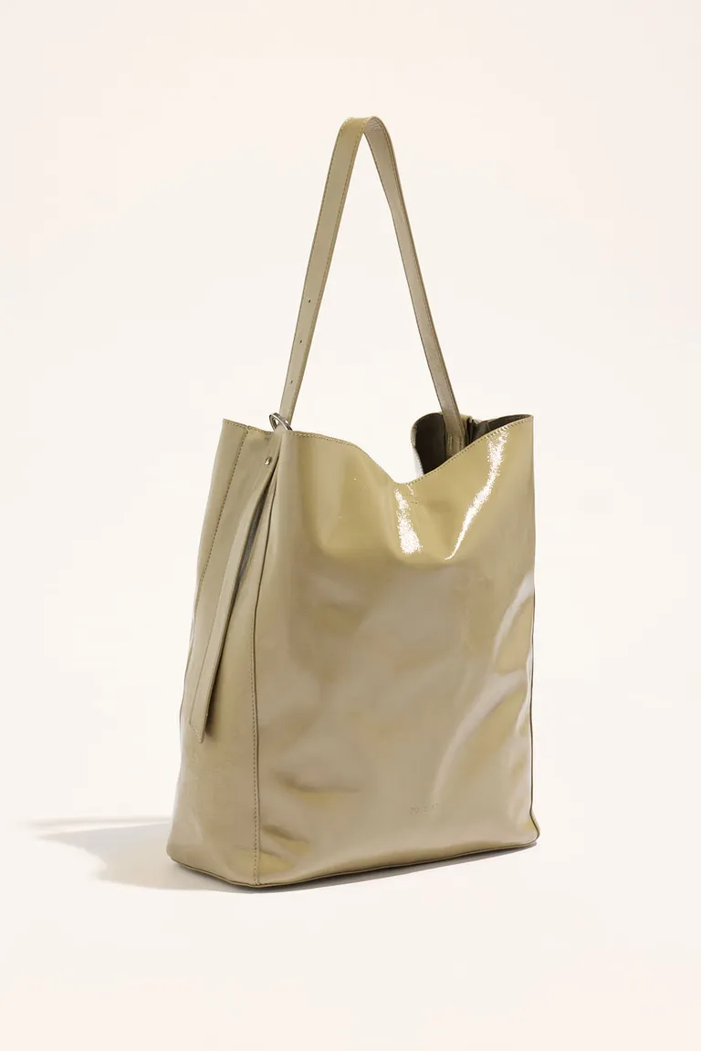 Cartera tote charolada en color marrón para uso diario de mujer de Portsaid en Bolsos y Carteras para argentina