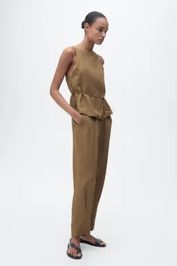 Pantalón pinzado mezcla lino de Mango en Pantalones para argentina