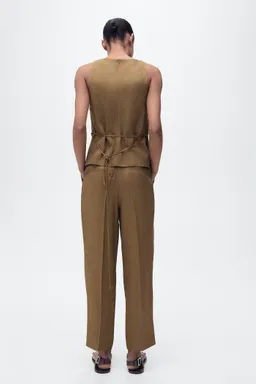 Pantalón pinzado mezcla lino de Mango en Pantalones para argentina