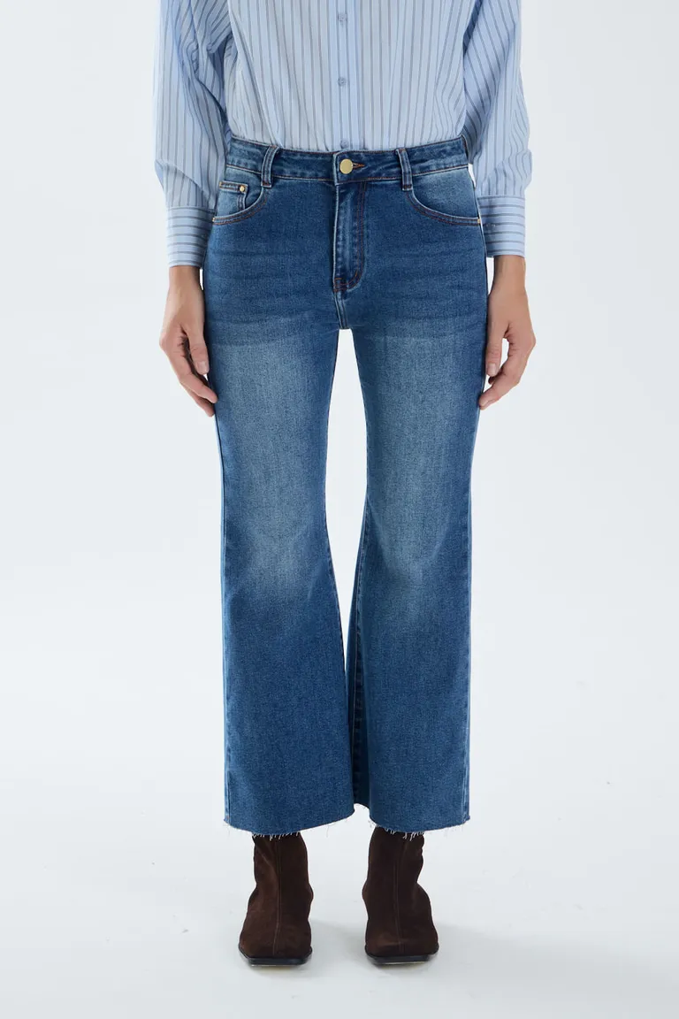 Jean de tiro medio estilo ankle cropped con calce ajustado en rodilla y botamanga recta de Portsaid en Pantalones para argentina