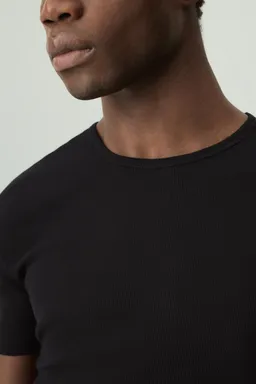 Remera entallada canalé de Lefties en Remeras y Polos para argentina