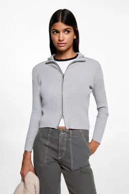 Pantalón recto con bolsillos de Mango Teen en Pantalones para argentina