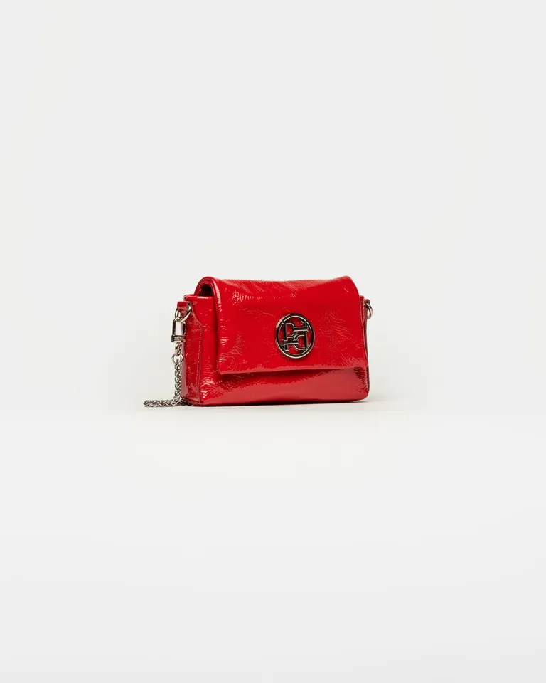 Mini bolso de mano de cuero charol con detalle de cadena en color rojo de Prüne en Bolsos y Carteras para argentina