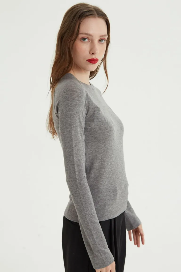 Remera de manga larga raglán con cuello redondo y corte recto de Las Pepas en Remeras para argentina