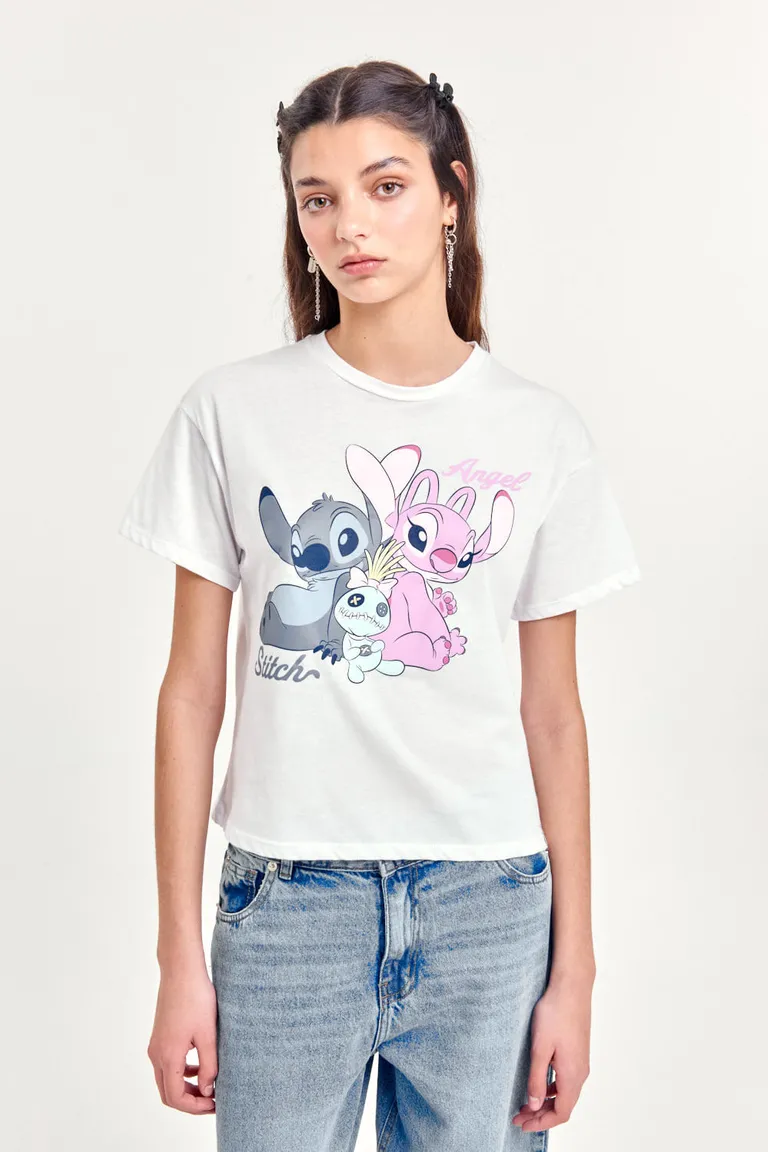 Remera de estampado Disney con personajes Stitch y Lilo de 47 Street en Remeras para argentina