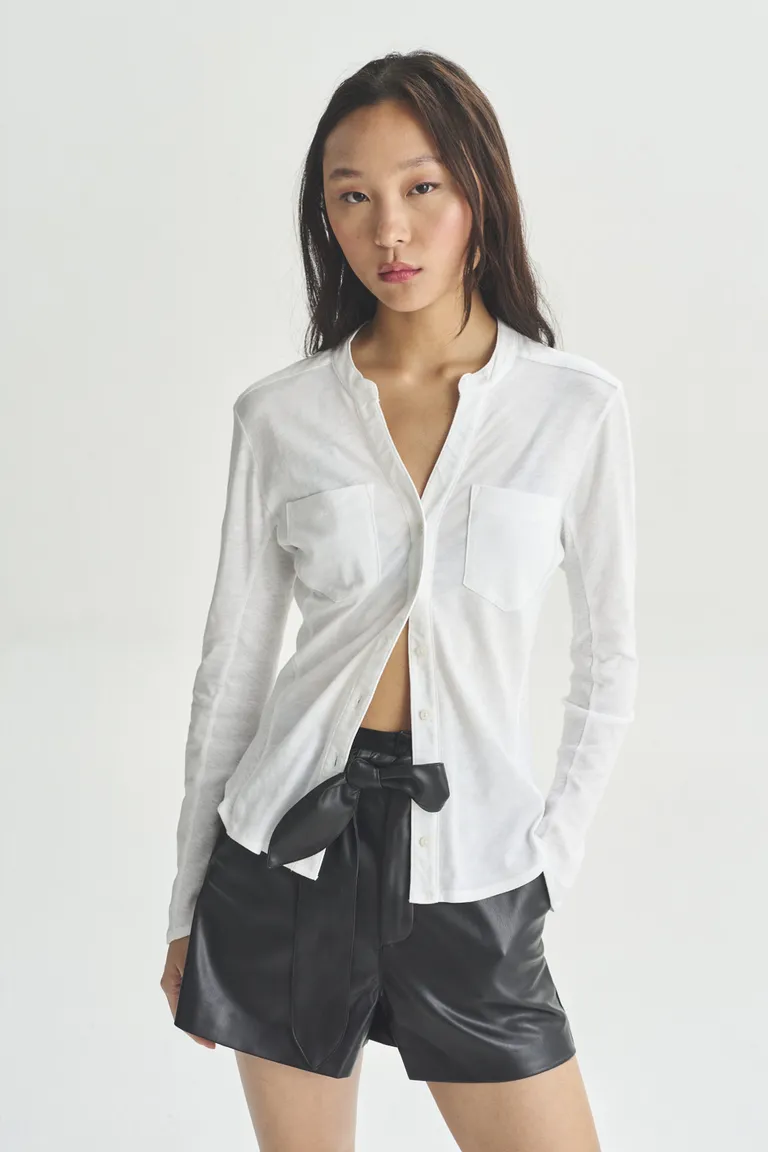 Camisa de manga larga blanca de diseño clásico y versátil de Akiabara en Camisas para argentina