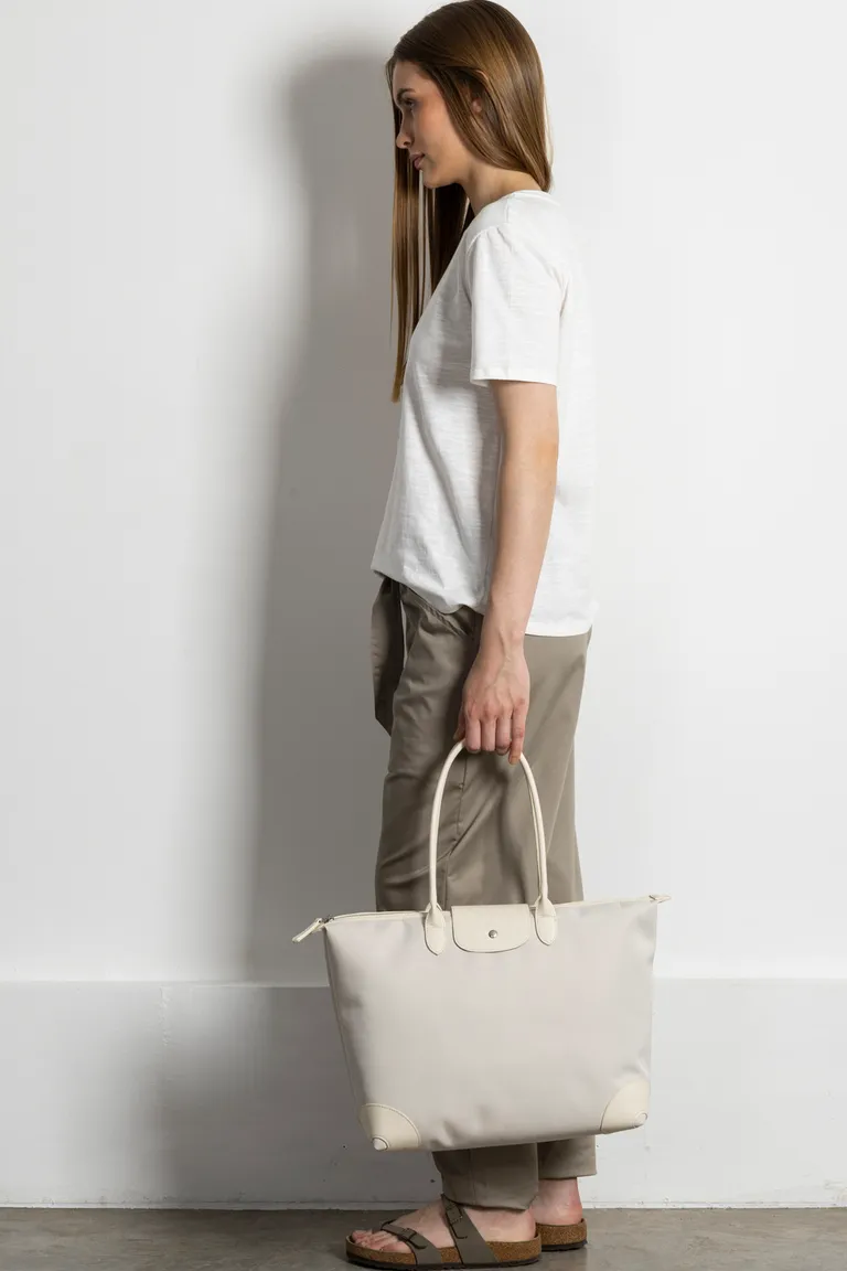 Cartera de moda femenina en color blanco, perfecta para uso diario y ocasiones especiales de Kill en Bolsos y Carteras para argentina