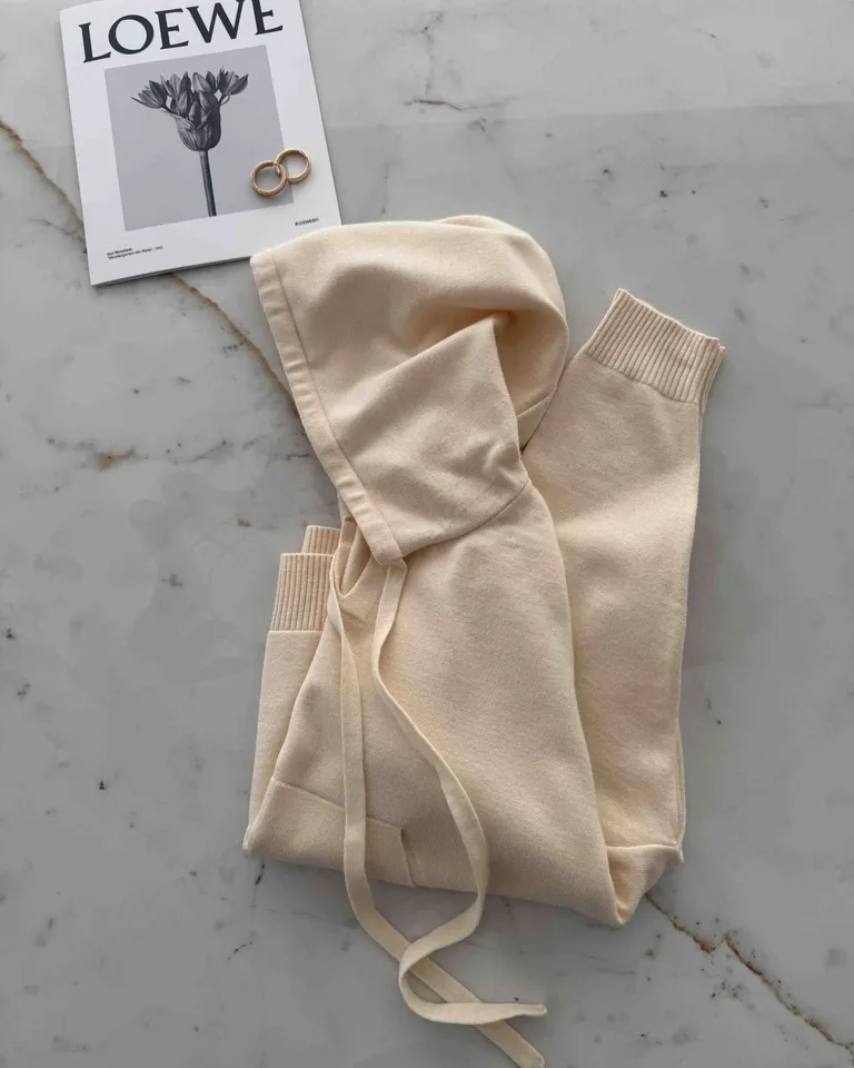 Hoodie de bremer grueso con bolsillo canguro y capucha para mujer de Hesed en Buzos y Sweaters para argentina