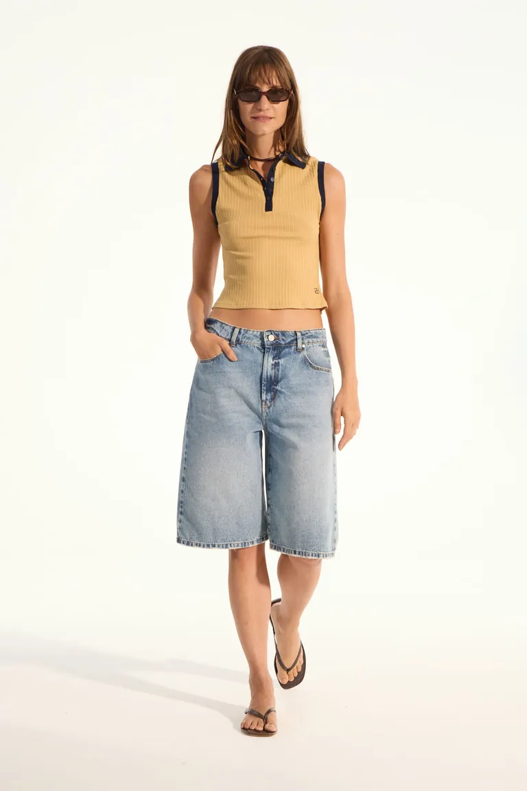 Remera de cuello polo en color amarillo, diseño regular sin mangas de Portsaid en Remeras para argentina