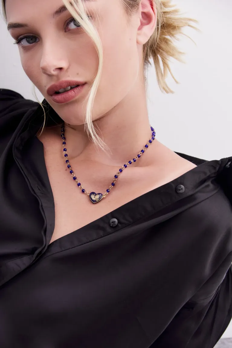 Collar de cadena de piedras facetadas con dije de corazón central de Rapsodia en Bijouterie para argentina