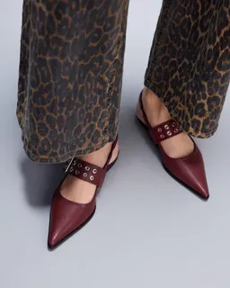Zapatos planos de charol de Cuccoo en Zapatos con Tacos para argentina