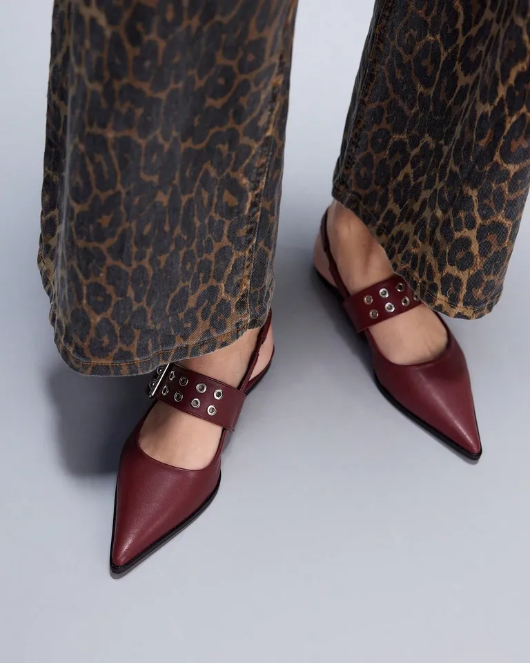 Zapatos planos de charol de Cuccoo en Zapatos con Tacos para argentina