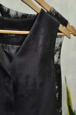 Chaleco Estampado Metalizado de Kremia en Chalecos para argentina