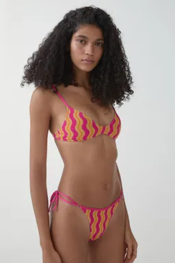Top bikini estampado de Mango en Swimwear y Beachwear para argentina