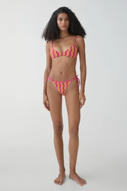 Top bikini estampado de Mango en Swimwear y Beachwear para argentina