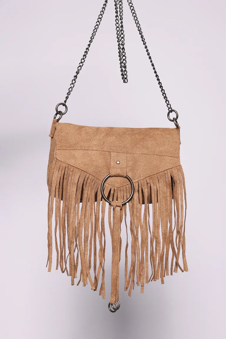 Cartera boho con flecos y cierre metálico - Accesorio de moda femenino de Top White en Bolsos y Carteras para argentina