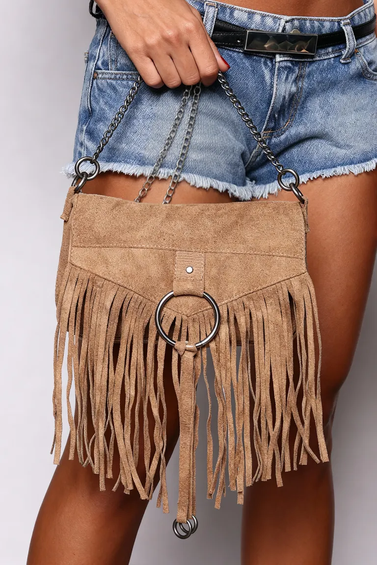 Cartera boho con flecos y cierre metálico - Accesorio de moda femenino de Top White en Bolsos y Carteras para argentina