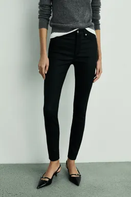 Jean skinny tiro medio encerado de Mango en Pantalones para argentina