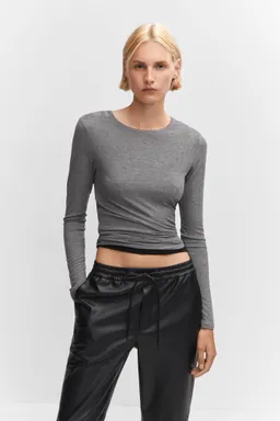 Pantalón efecto piel elástico de Mango en Pantalones para argentina