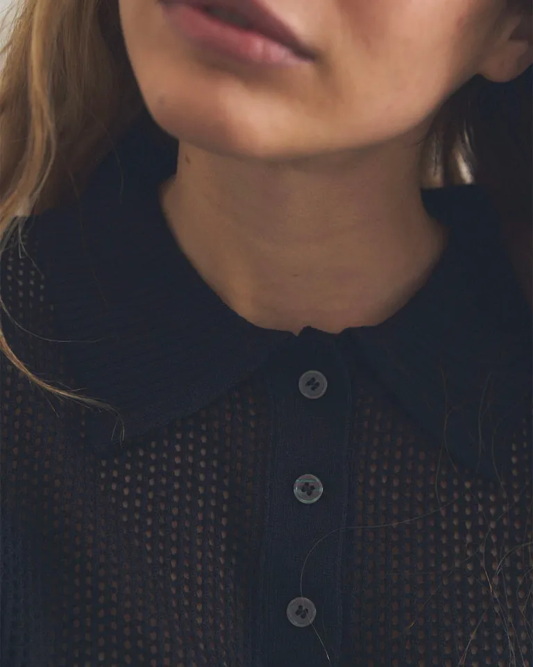 Remera calada de elegante diseño para mujer de Sky en Remeras para argentina