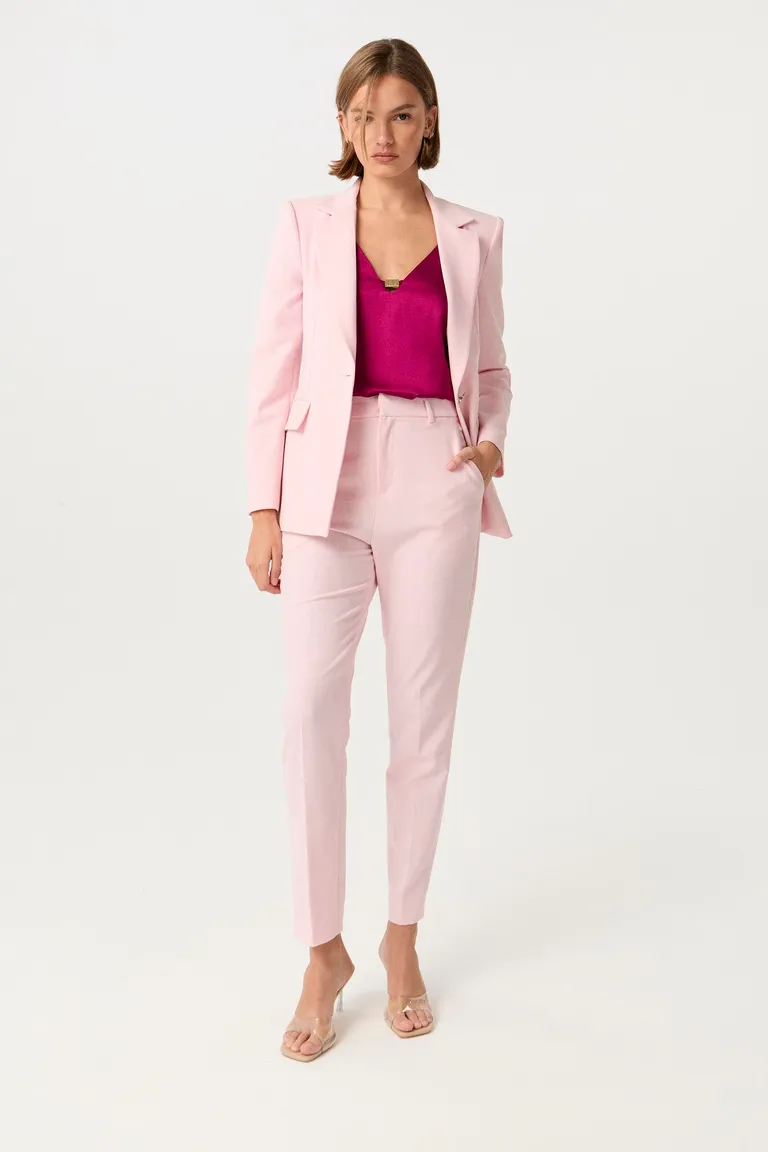 Top de satén de viscosa con escote en V y breteles regulables de Markova en Tops para argentina