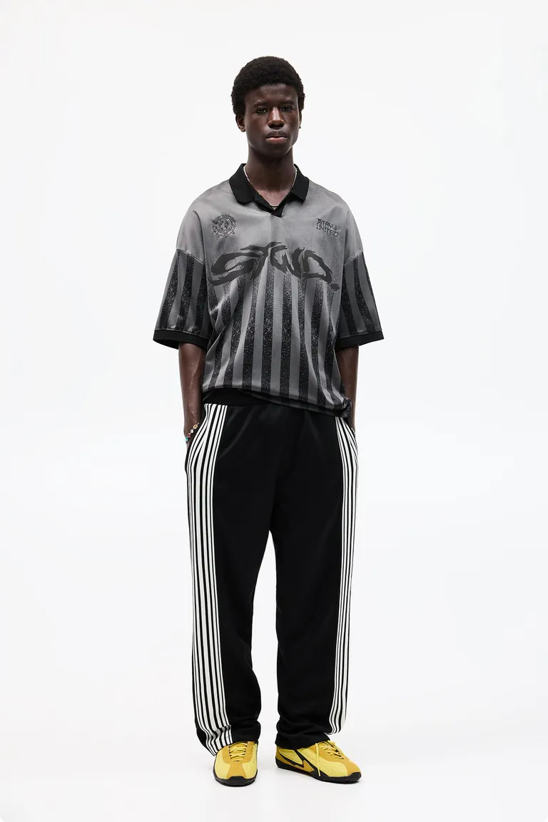 Pantalón chándal rayas laterales de Pull&Bear en Pantalones para argentina