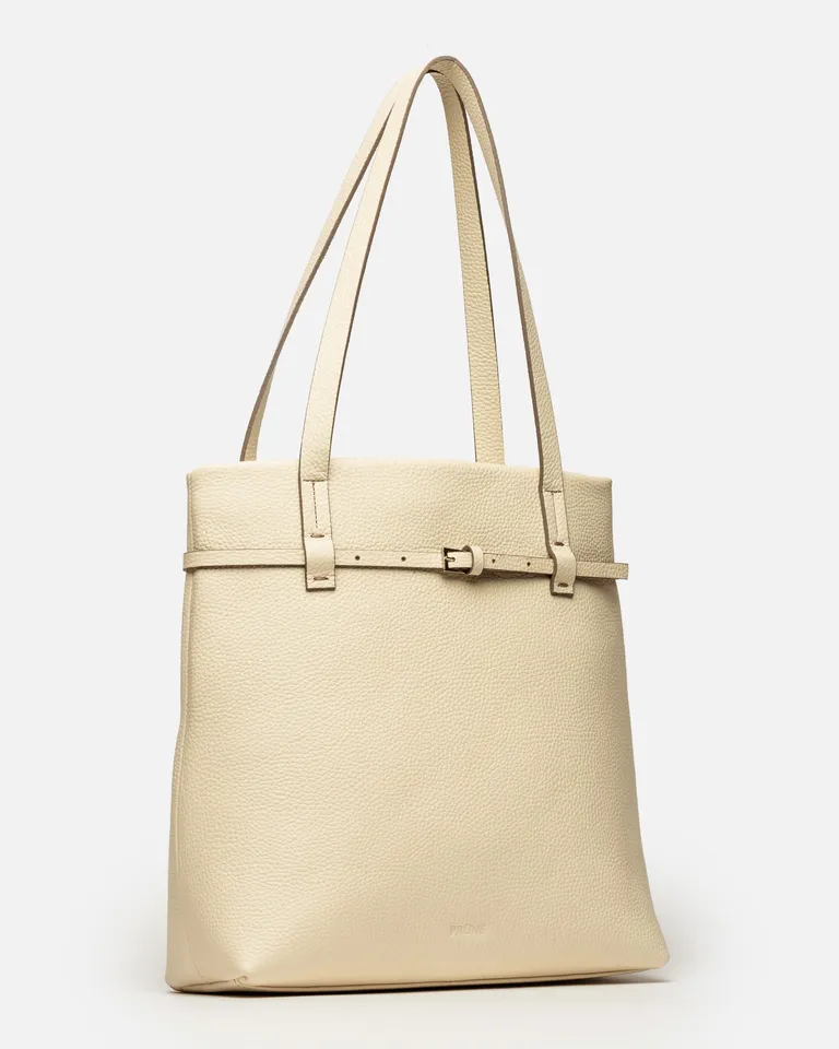 Cartera tote vertical de cuero graneado con diseño estructurado y clasico de Prüne en Bolsos y Carteras para argentina