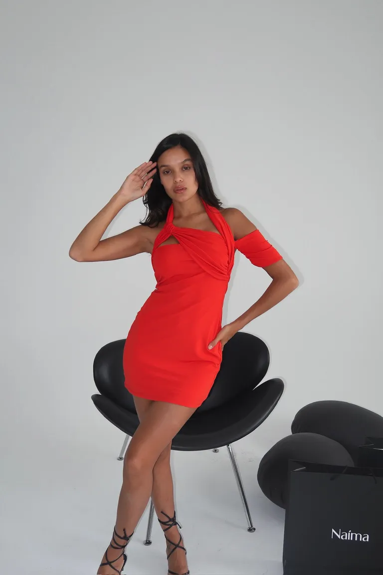 Vestido rojo escote recto con mangas cortas para mujer de Naíma en Vestidos para argentina