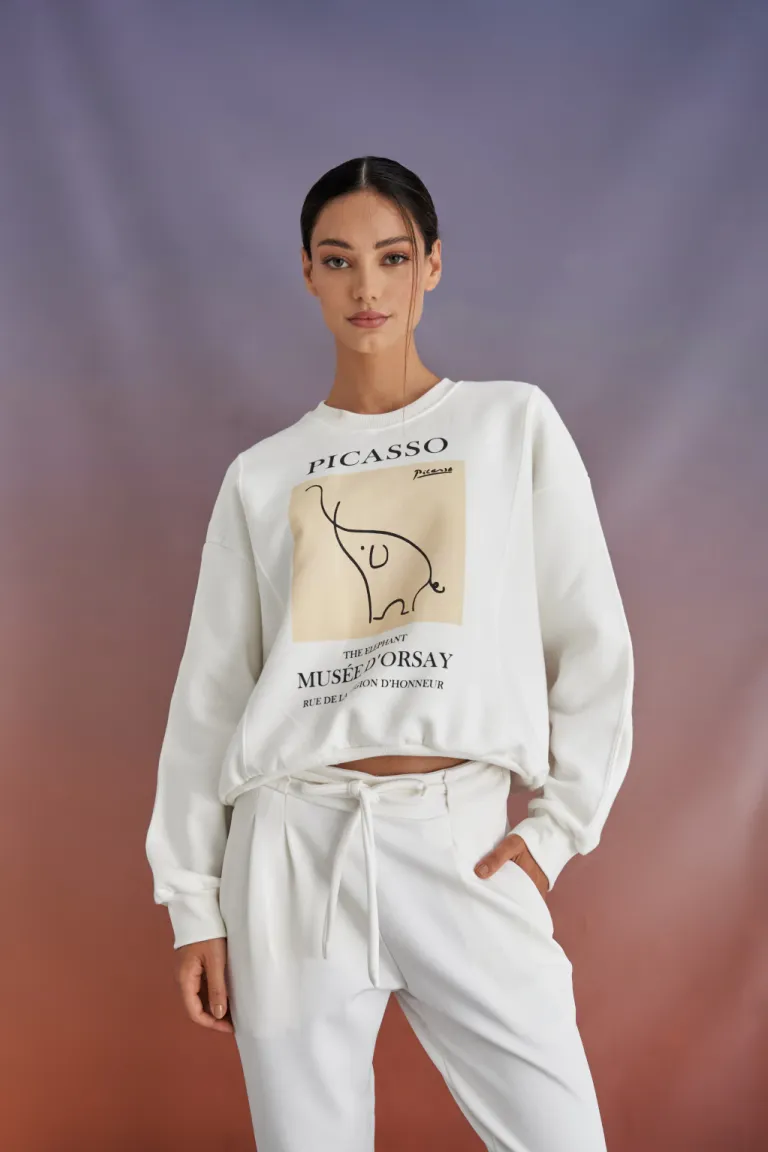 Buzo estampado con la silueta de Picasso, prenda urbana y casual para mujer de Apricot en Buzos y Sweaters para argentina
