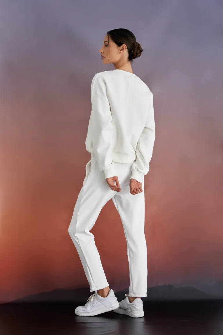 Buzo estampado con la silueta de Picasso, prenda urbana y casual para mujer de Apricot en Buzos y Sweaters para argentina