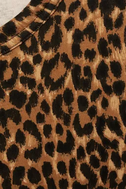 Remera algodón animal print de Mango en Remeras para argentina