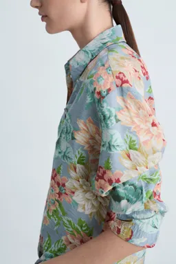 Camisa regular estampado floral de Mango en Camisas para argentina