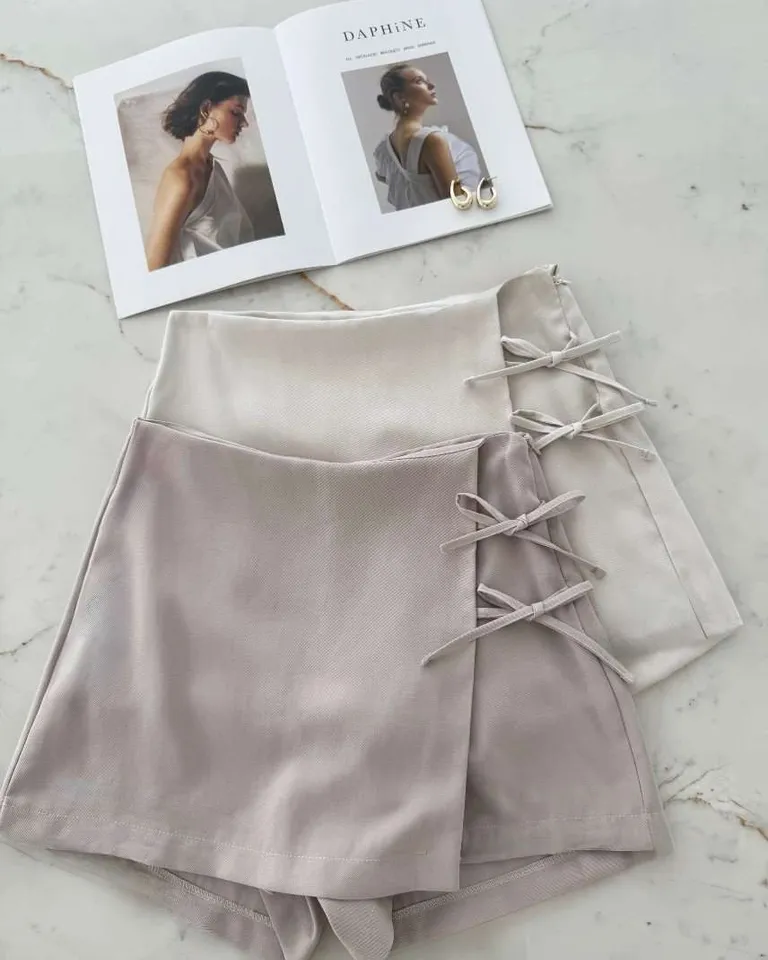 Pollera corta con doble moño y cierre lateral para mujer de Hesed en Faldas para argentina