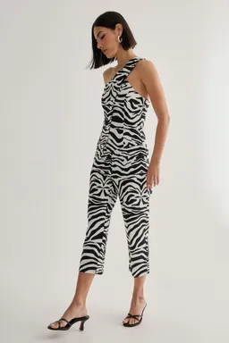 Pantalón capri sastrero cebra de Nastygal en Pantalones para argentina