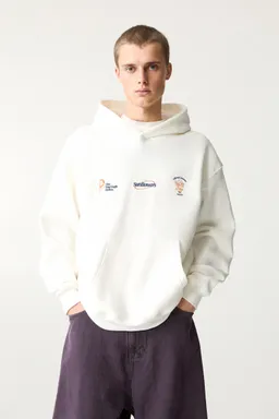 Buzo capucha van gogh de Pull&Bear en Buzos y Sweaters para argentina