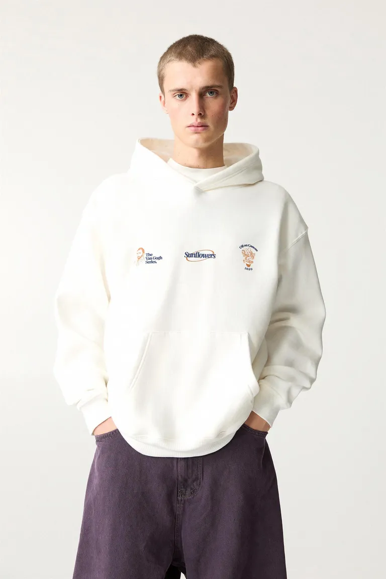 Buzo capucha van gogh de Pull&Bear en Buzos y Sweaters para argentina