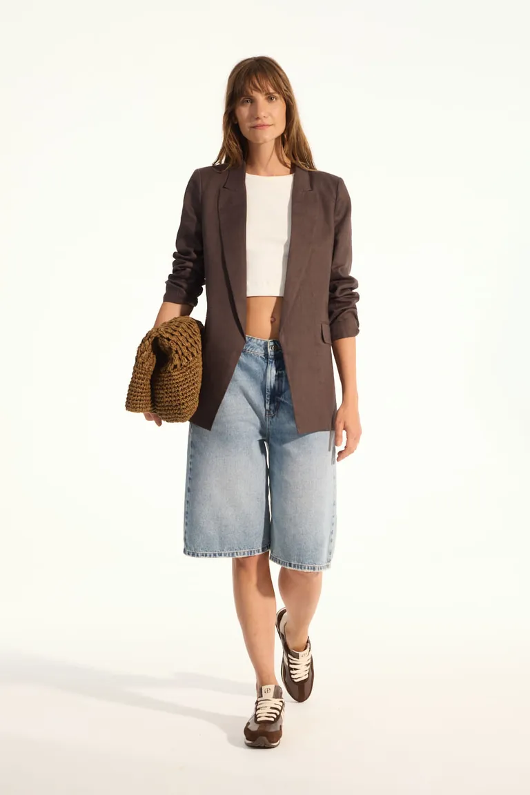 Blazer de lino de corte recto y calce relajado, ideal para looks elegantes y versátiles de Portsaid en Blazers para argentina