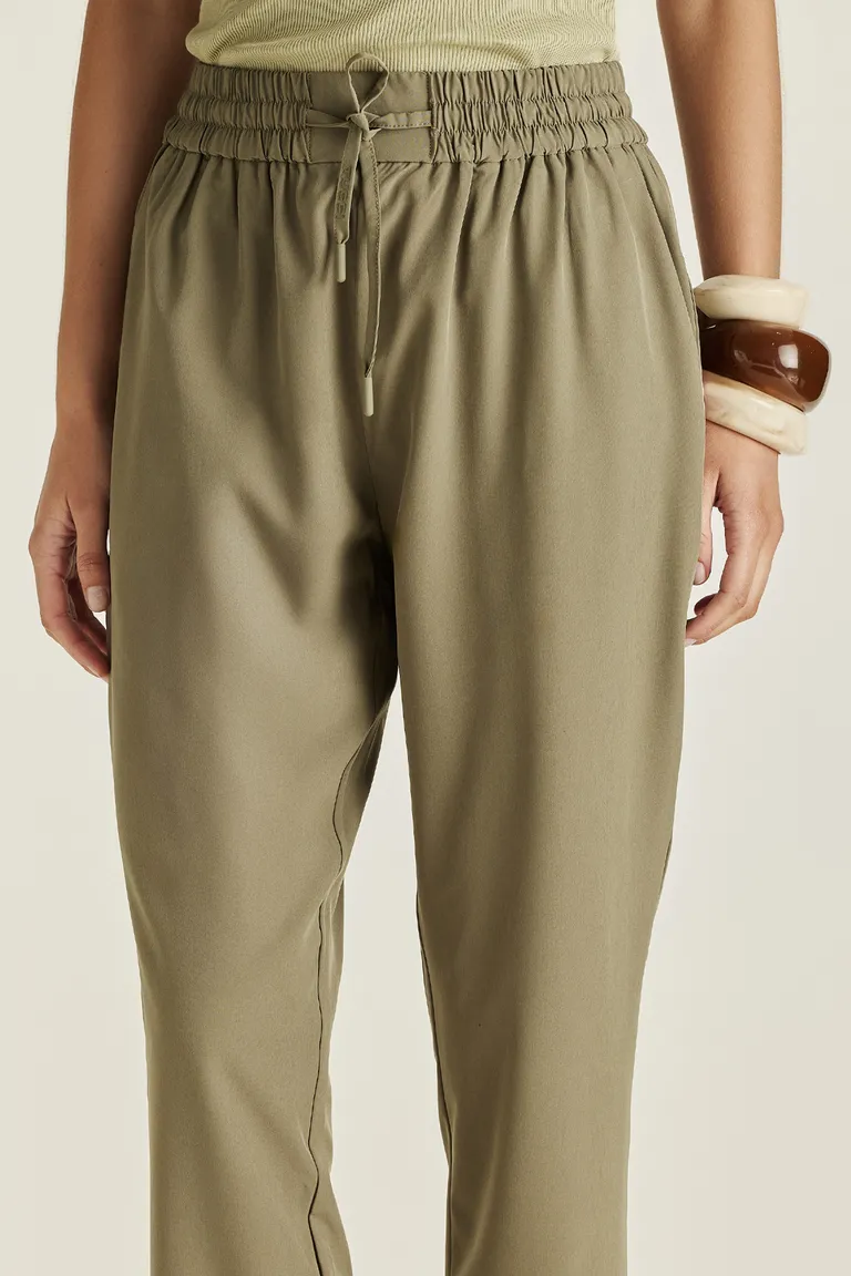 Pantalones tipo babucha con cintura elástica para un look relajado y con estilo de Tucci en Pantalones para argentina