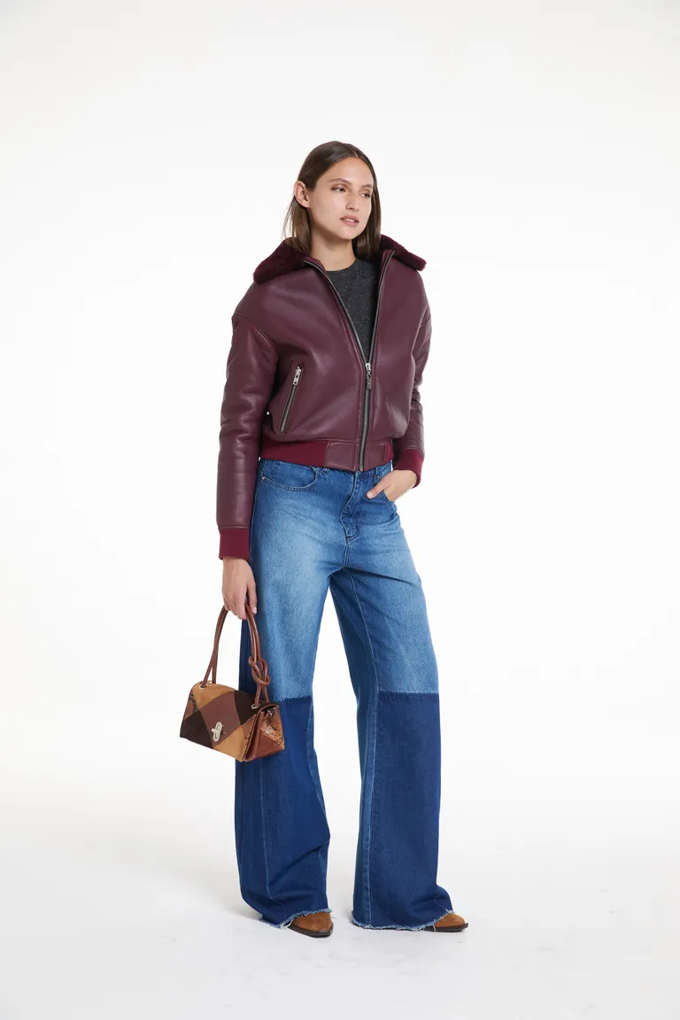 Pantalón de jean tiro alto con botamanga ancha y diseño de paneles con bordes desflecados de Justaosadia en Pantalones para argentina