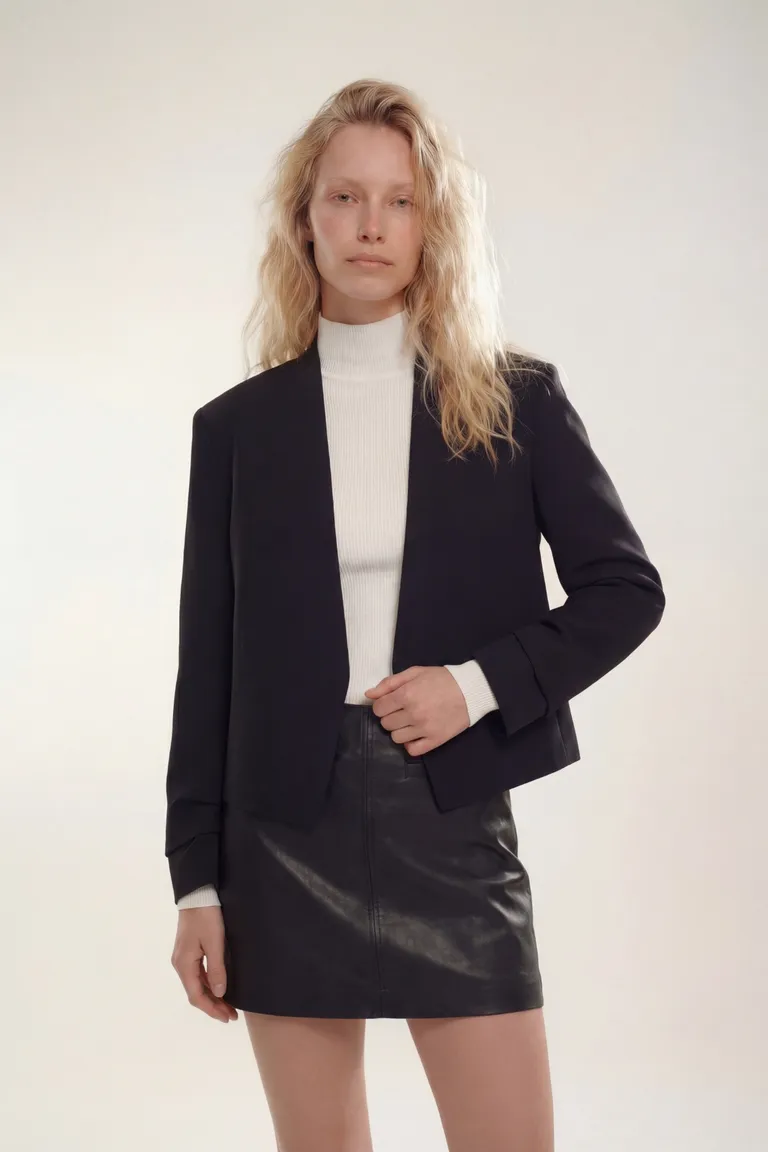 Saco entallado de diseño clásico con cierre frontal de Akiabara en Blazers para argentina