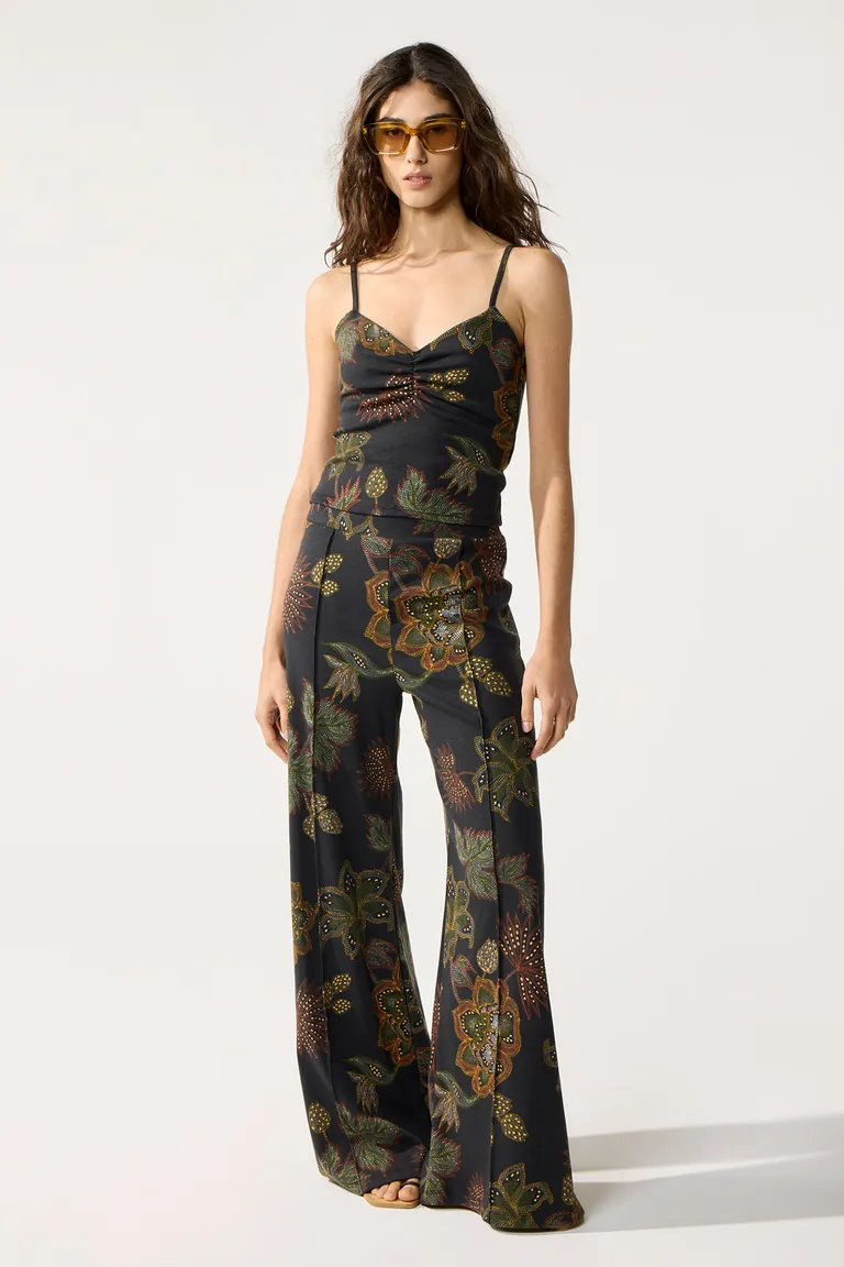 Pantalón estampado de tiro alto con detalles en foil de Cuesta Blanca en Pantalones para argentina