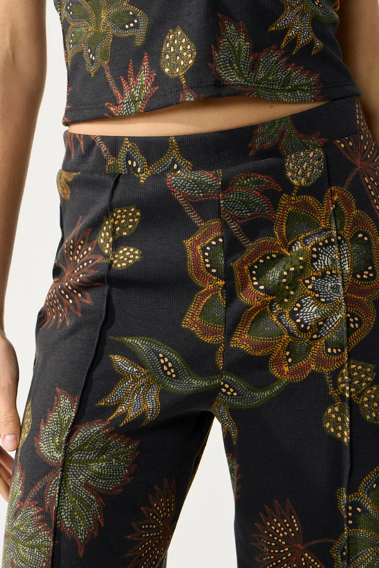 Pantalón estampado de tiro alto con detalles en foil de Cuesta Blanca en Pantalones para argentina