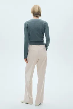 Pantalón recto con pinzas de Mango en Pantalones para argentina